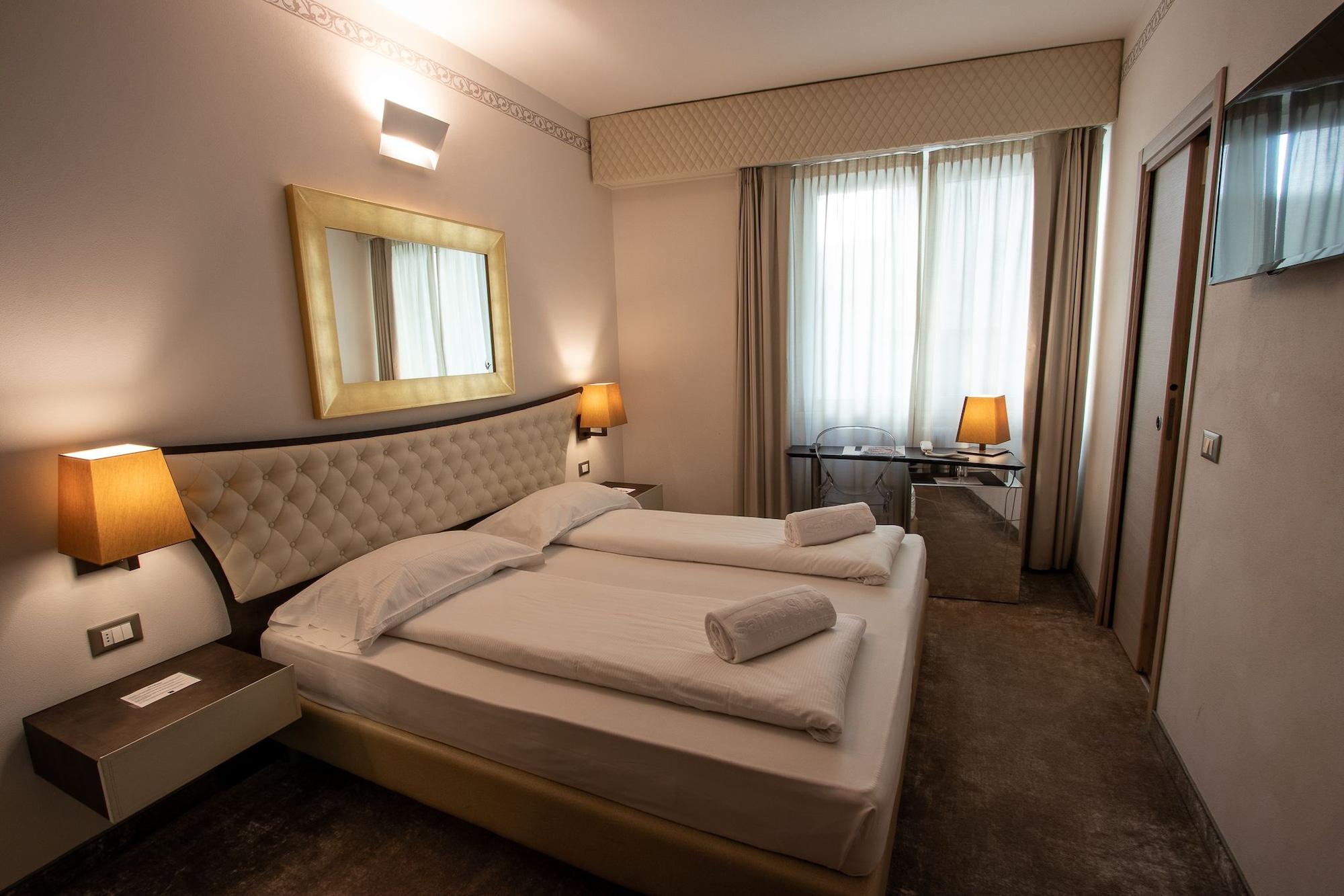 Corona Hotel Tirano