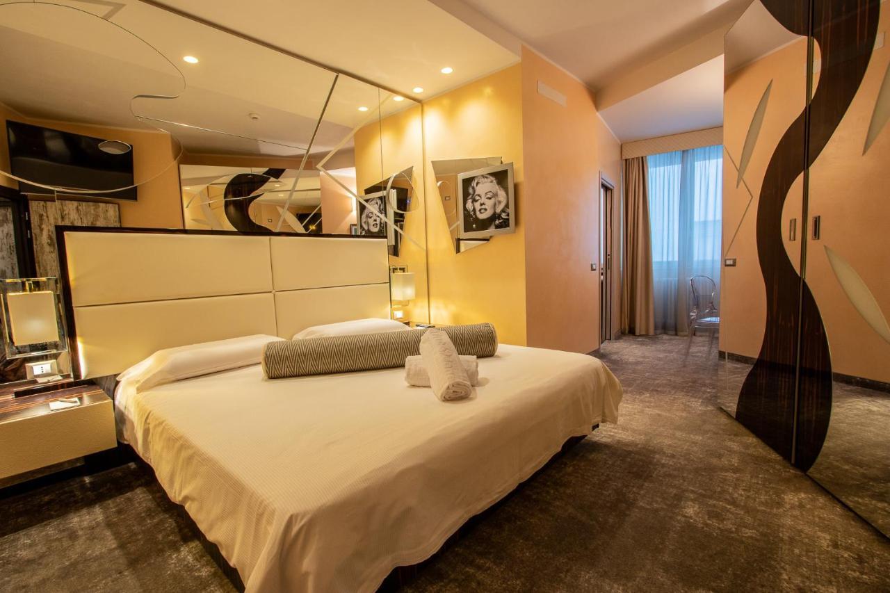 Hotel Corona