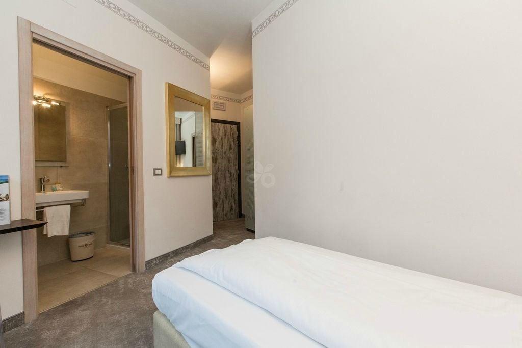 Corona Hotel 3*