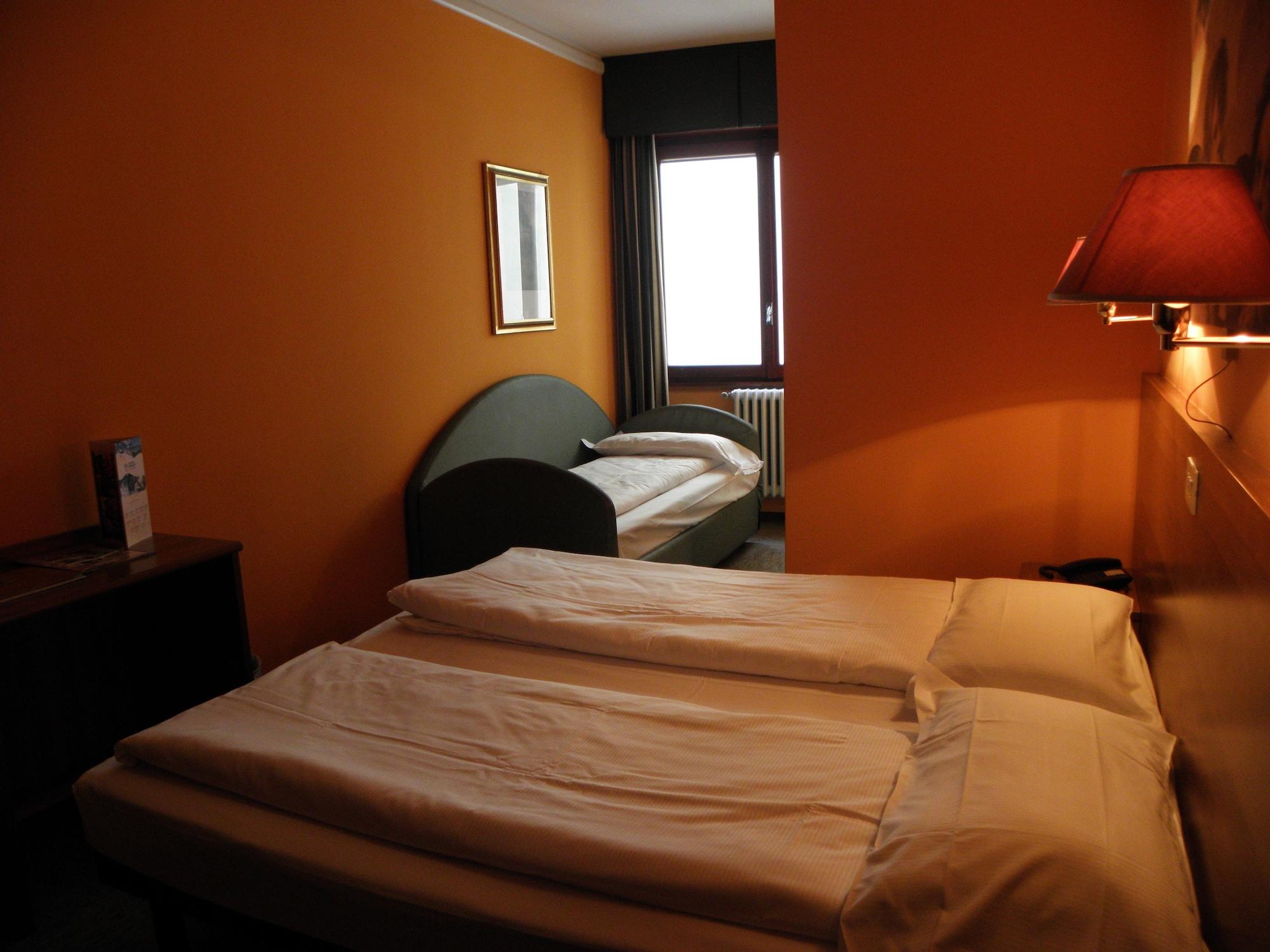 Corona Hotel 3*