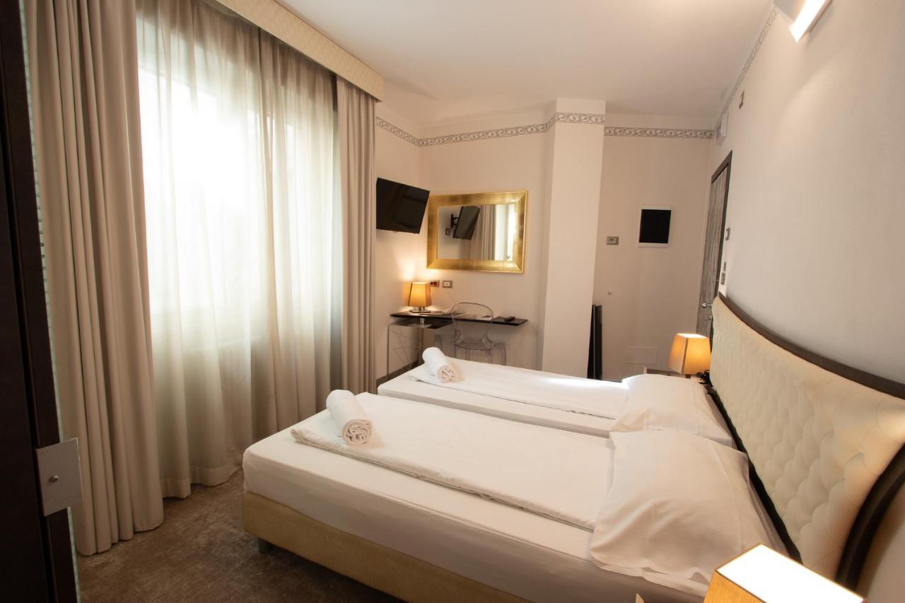 Hotel Corona 3*