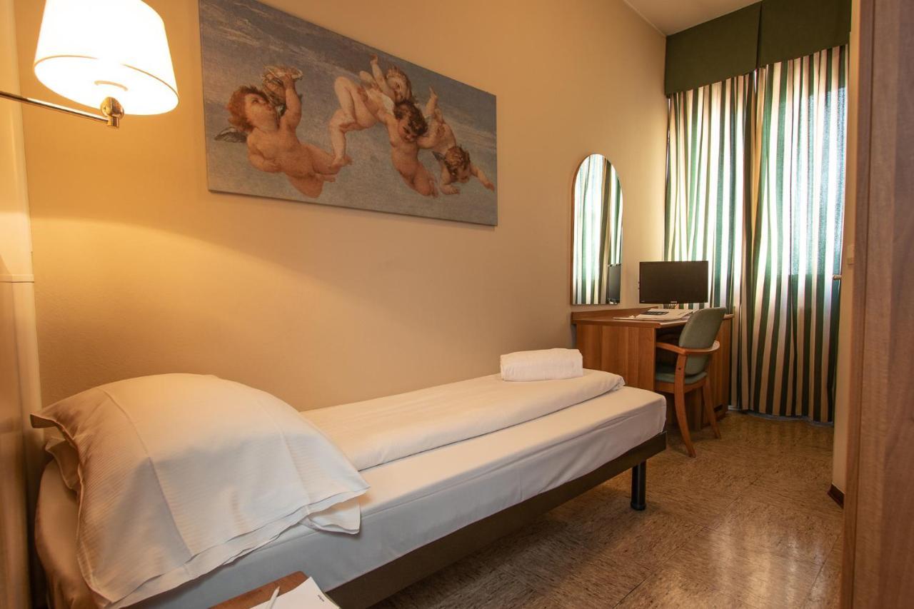 Hotel Corona 3*